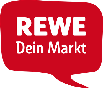 Das Logo von REWE in kräftigem Rot und Weiß, das die Markenidentität des Unternehmens klar hervorhebt.