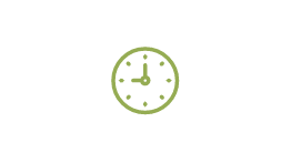 Eine grüne Wanduhr mit einem minimalistischen Design, die die Zeit in einem modernen Raum anzeigt.