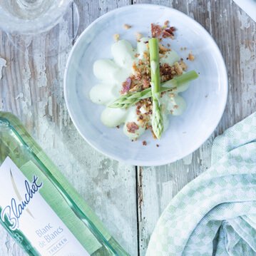 Spargel Pana Cotta mit Bacon Crumble